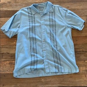 Men’s shirt sleeved shirt